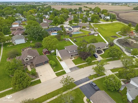 802 Andrea Drive Manhattan IL 60442