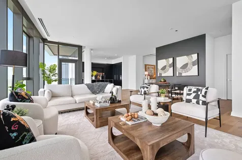 211 North Harbor Drive Chicago IL 60601
