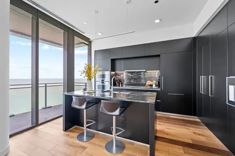 211 North Harbor Drive Chicago IL 60601