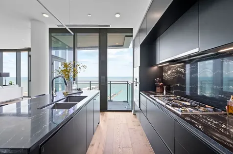 211 North Harbor Drive Chicago IL 60601