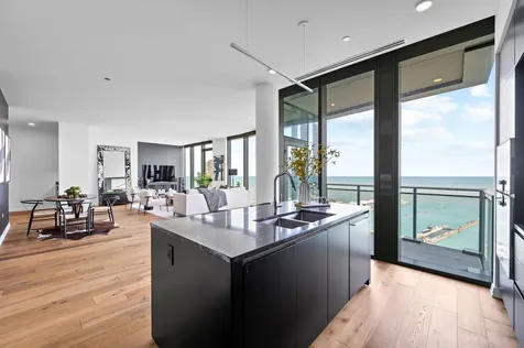 211 North Harbor Drive Chicago IL 60601