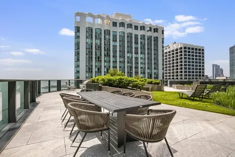 211 North Harbor Drive Chicago IL 60601