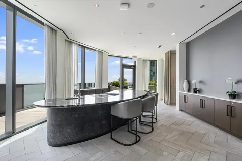 211 North Harbor Drive Chicago IL 60601