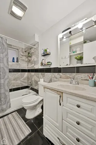 9708 Nottingham Avenue Chicago Ridge IL 60415