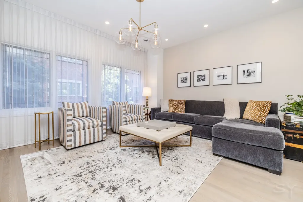 2455 West Ohio Street Chicago IL 60612