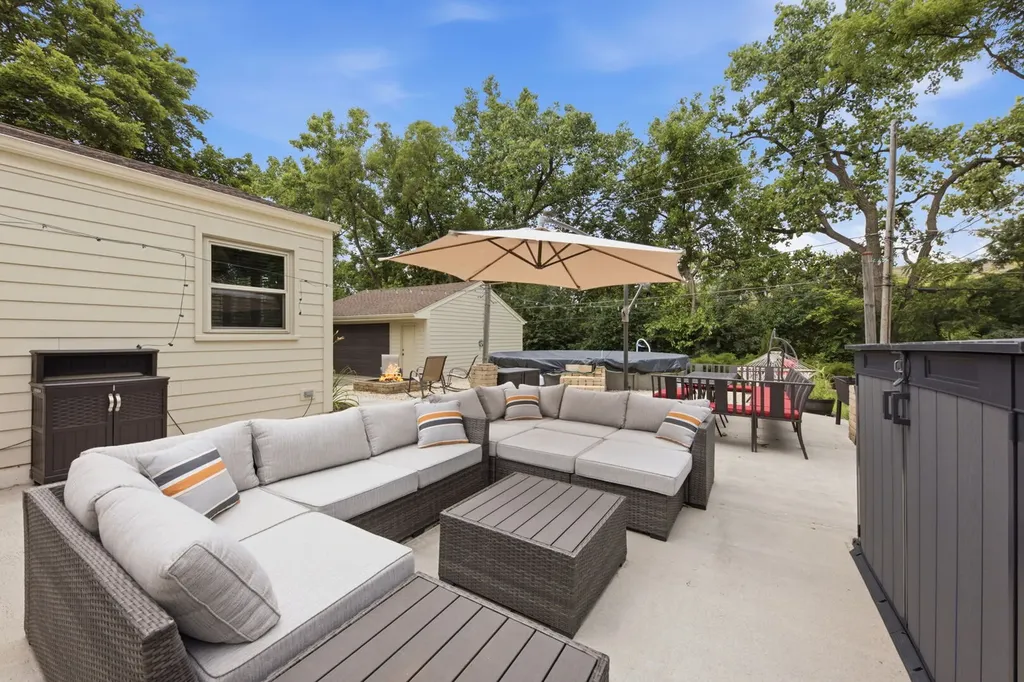 5818 Ridgewood Drive Western Springs IL 60558