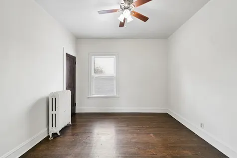 10226 South Charles Street Chicago IL 60643