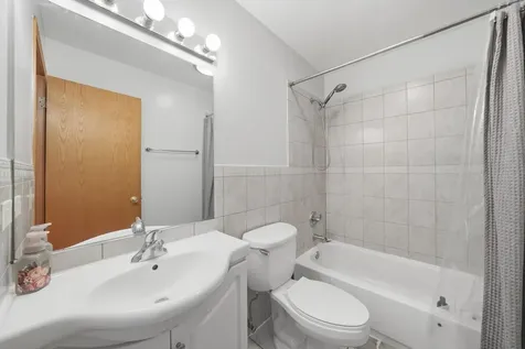 3009 W Sherman Avenue Waukegan IL 60085