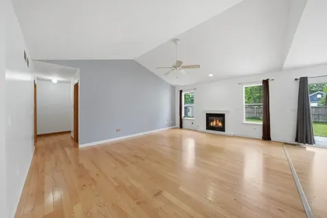 3009 W Sherman Avenue Waukegan IL 60085