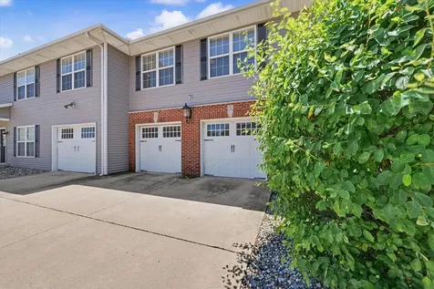 106 Essex Lane Savoy IL 61874