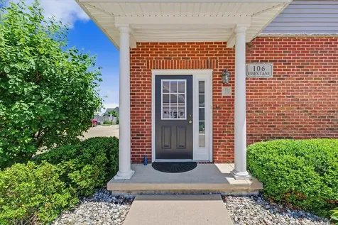 106 Essex Lane Savoy IL 61874