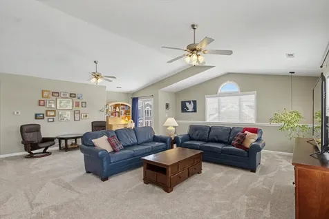106 Essex Lane Savoy IL 61874