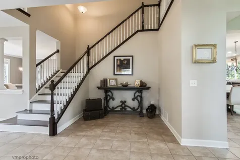 224 Red Oak Court Island Lake IL 60042