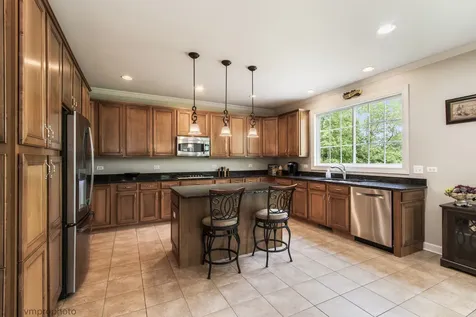 224 Red Oak Court Island Lake IL 60042