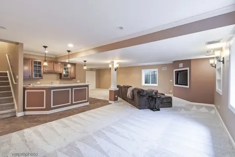 224 Red Oak Court Island Lake IL 60042