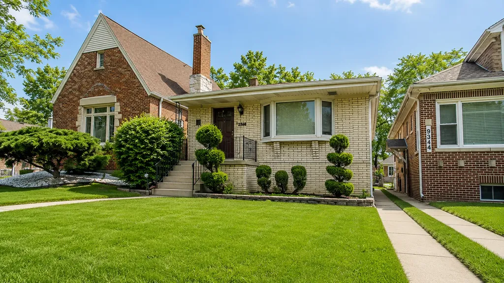 9348 South Michigan Avenue Chicago IL 60619