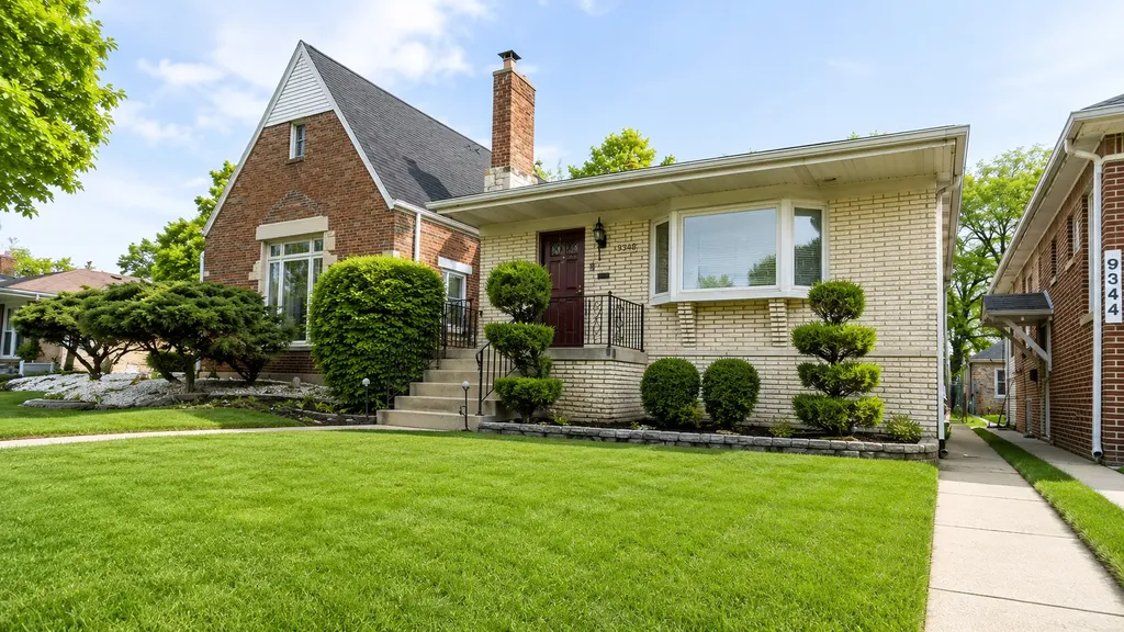 9348 South Michigan Avenue Chicago IL 60619