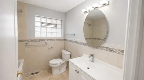 9348 South Michigan Avenue Chicago IL 60619