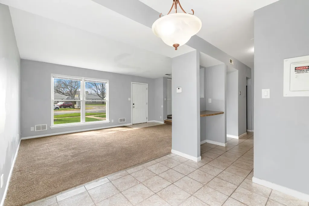 9 Fernwood Drive Bolingbrook IL 60440