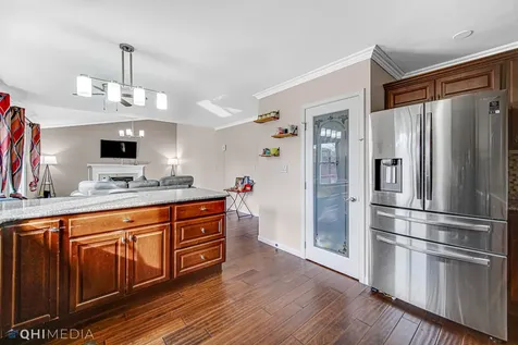 1679 Templeton Court Mundelein IL 60060