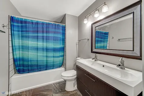 1679 Templeton Court Mundelein IL 60060