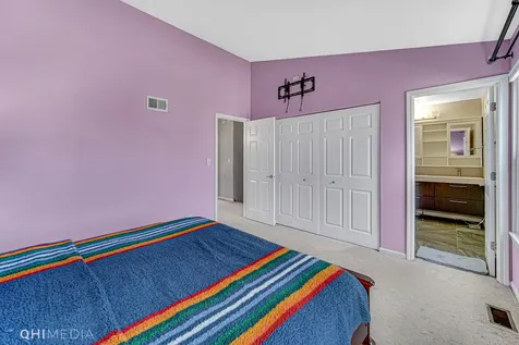 1679 Templeton Court Mundelein IL 60060