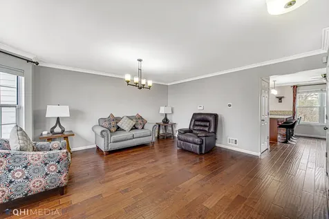 1679 Templeton Court Mundelein IL 60060