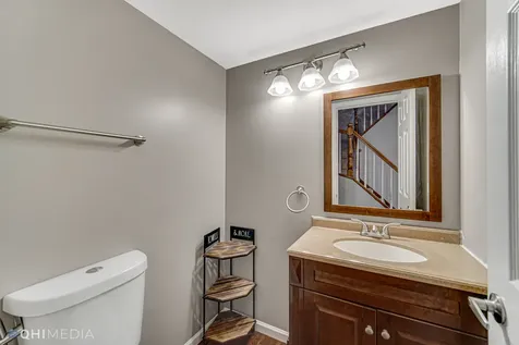 1679 Templeton Court Mundelein IL 60060