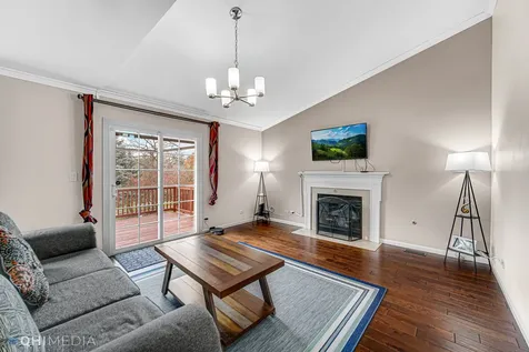 1679 Templeton Court Mundelein IL 60060