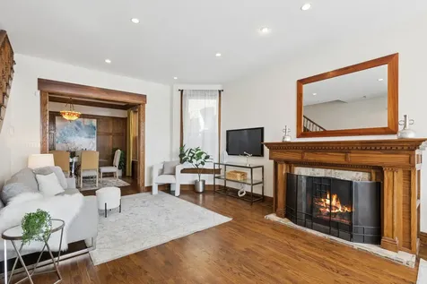 968 West Cuyler Avenue Chicago IL 60613