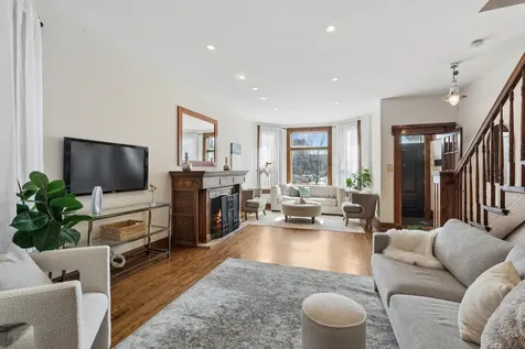 968 West Cuyler Avenue Chicago IL 60613