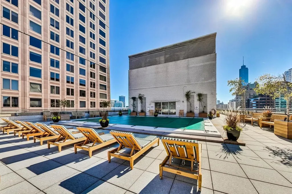 777 North Michigan Avenue Chicago IL 60611
