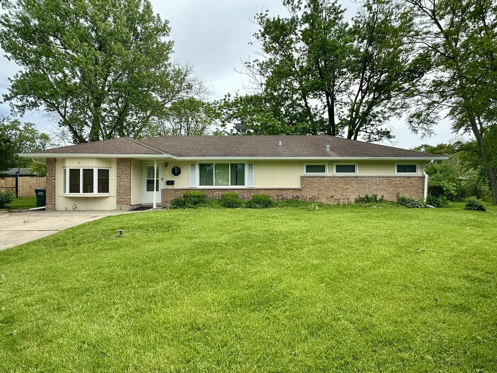 8 Waverly Court Park Forest IL 60466