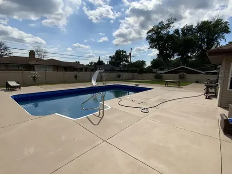 378 Oakwood Drive Crete IL 60417