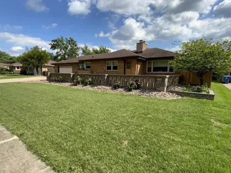 378 Oakwood Drive Crete IL 60417