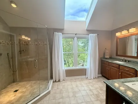 581 Tanager Lane West Chicago IL 60185