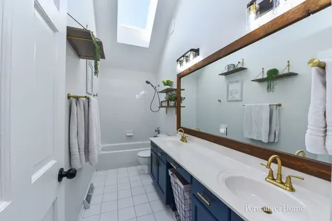 581 Tanager Lane West Chicago IL 60185
