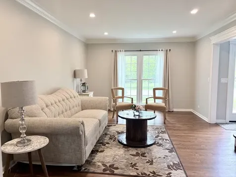 581 Tanager Lane West Chicago IL 60185