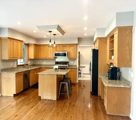 581 Tanager Lane West Chicago IL 60185