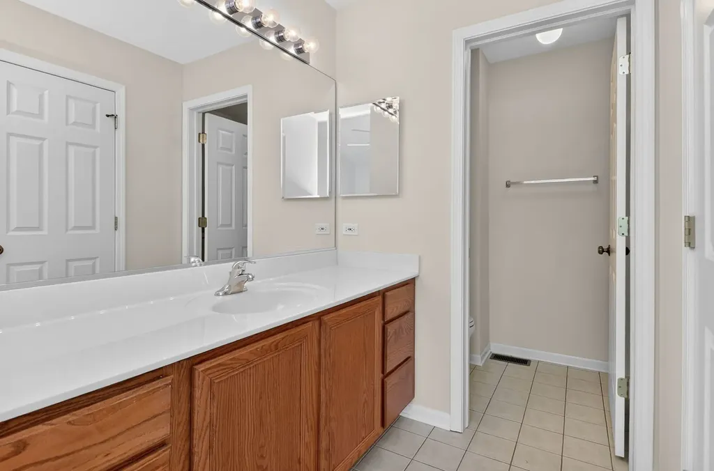 2916 Sheehan Drive Naperville IL 60564