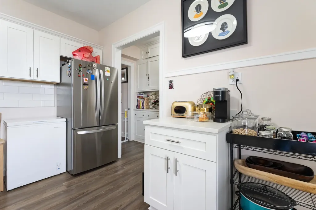 6700 South Crandon Avenue Chicago IL 60649