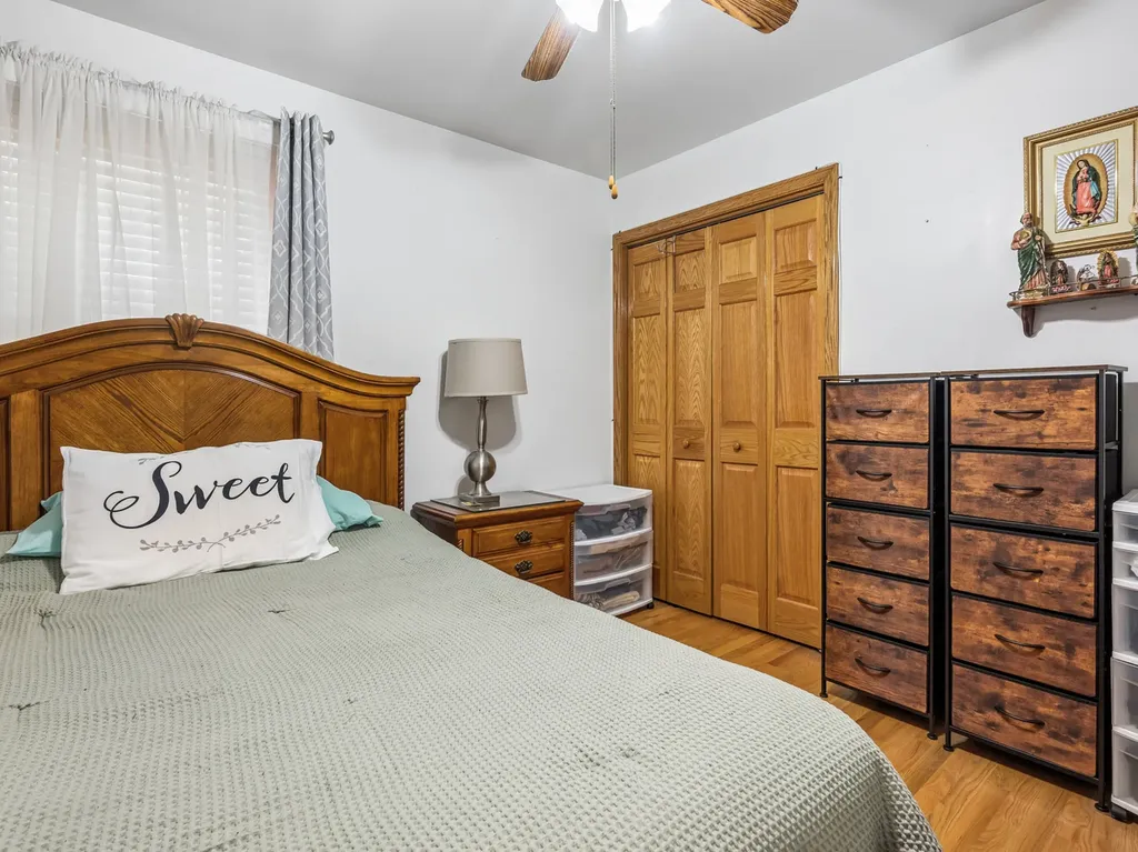 5326 South Nagle Avenue Chicago IL 60638