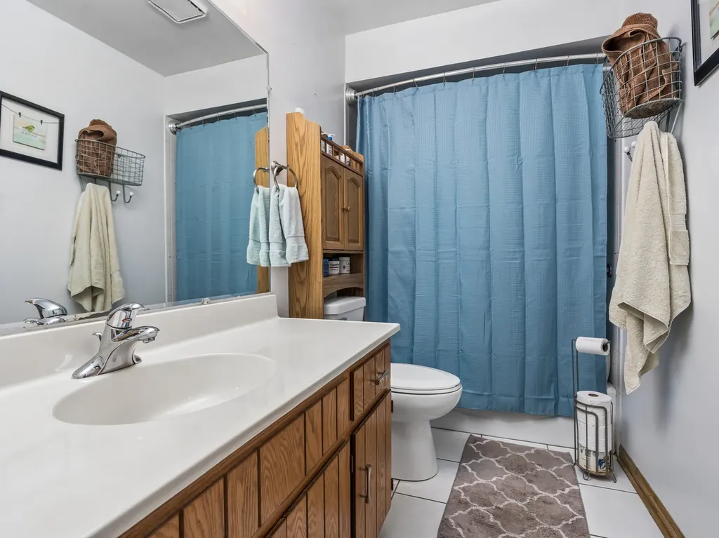 5326 South Nagle Avenue Chicago IL 60638