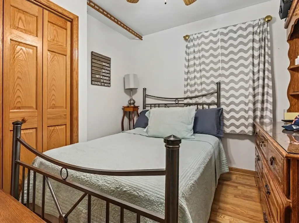 5326 South Nagle Avenue Chicago IL 60638
