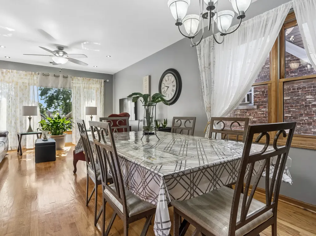 5326 South Nagle Avenue Chicago IL 60638