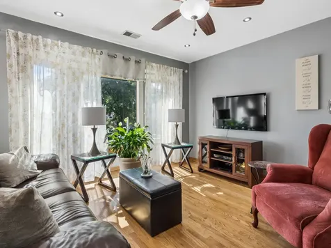 5326 South Nagle Avenue Chicago IL 60638