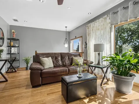 5326 South Nagle Avenue Chicago IL 60638