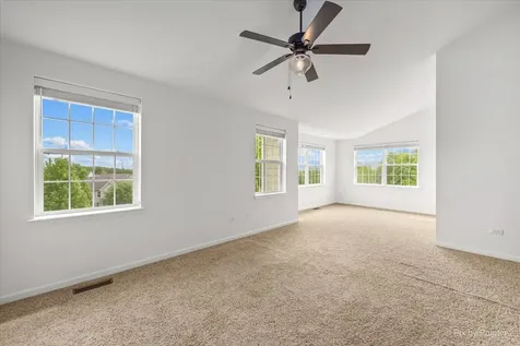 1131 Falcon Ridge Drive Elgin IL 60124