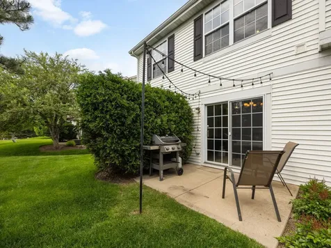 831 Stuarts Drive St. Charles IL 60174