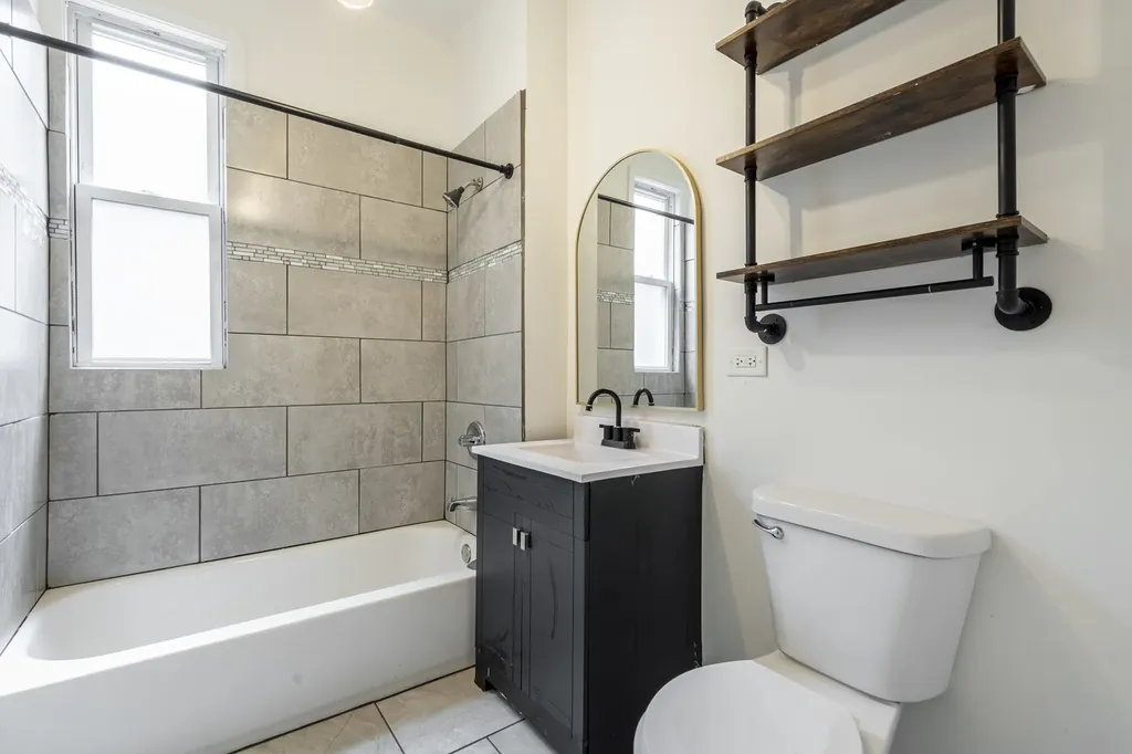 852 North Christiana Avenue Chicago IL 60651